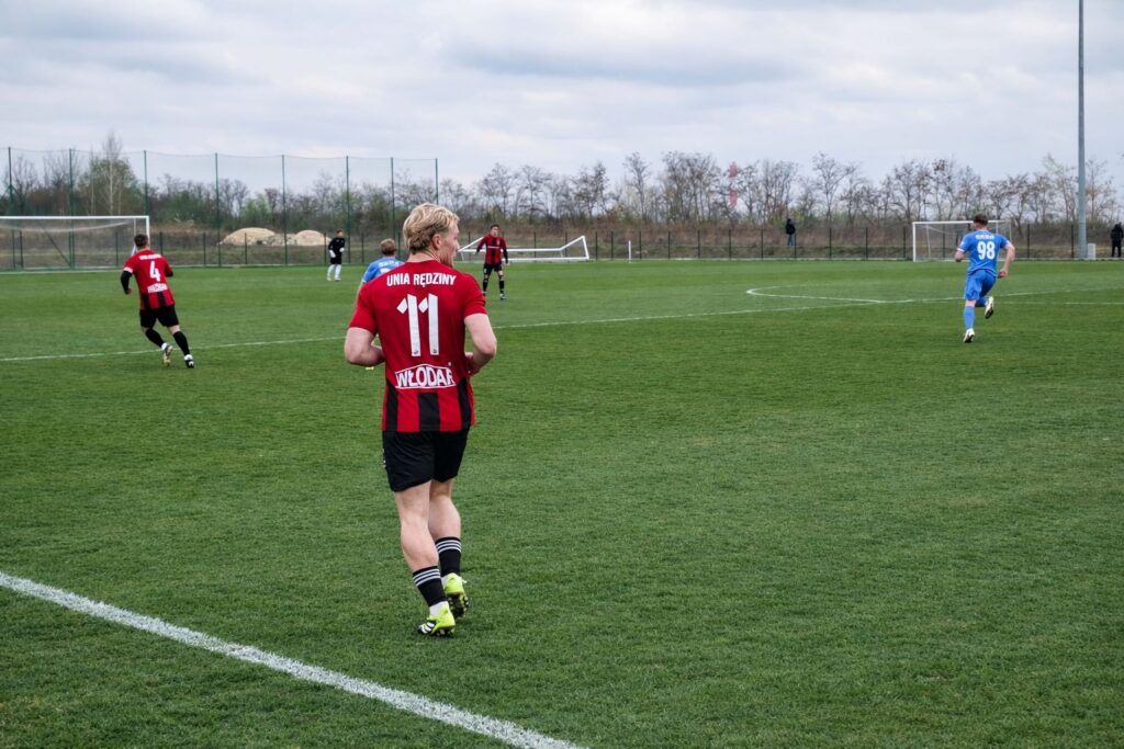 Skra Częstochowa zwycięża w Poltent Pucharze Polski z GKS Unia Rędziny 2:1. Gratulacje dla zwycięzców. Brawa należą się również dla graczy Krystiana Kotarskiego. Unia na tle wyżej notowanego rywala pokazała się z bardzo dobrej strony.