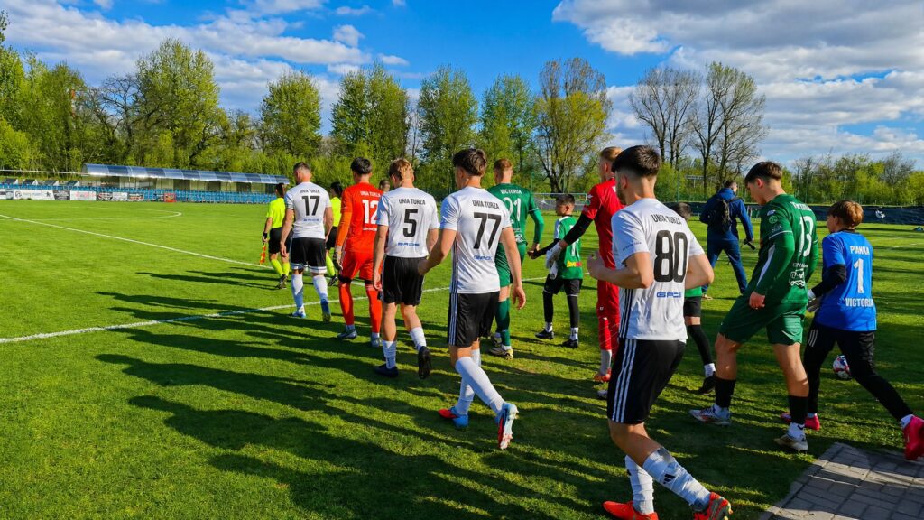 Unia Turza Śląska wywozi z Częstochowy 3 punkty meczowe. To zasłużone zwycięstwo, które ani przez chwilę nie było dziś zagrożone. Goście od początku meczu dobrze bronili i atakowali.