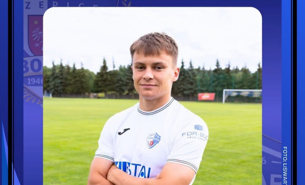 Dawid Kucharczyk, były zawodnik Rakowa Częstochowa, został nowym piłkarzem Liswarty Krzepice. 22-letni pomocnik ma wzmocnić zespół przed nowym sezonem.